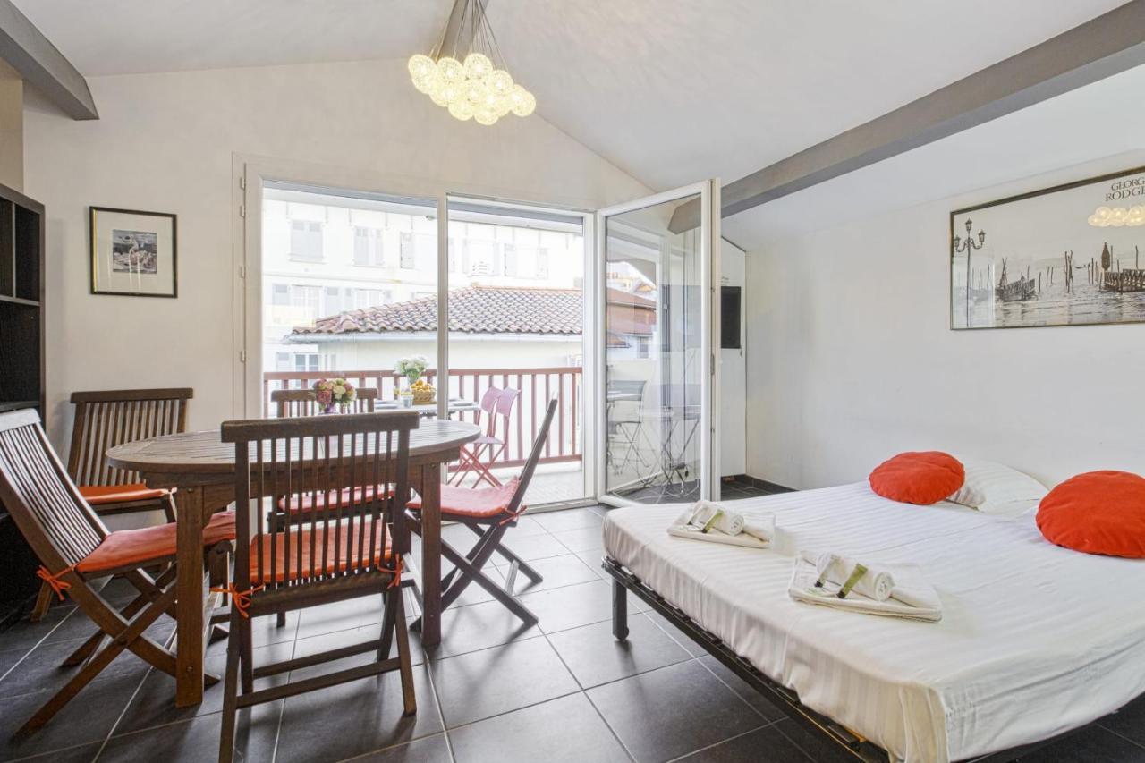Studio Du Temple - Welkeys Biarritz Luaran gambar